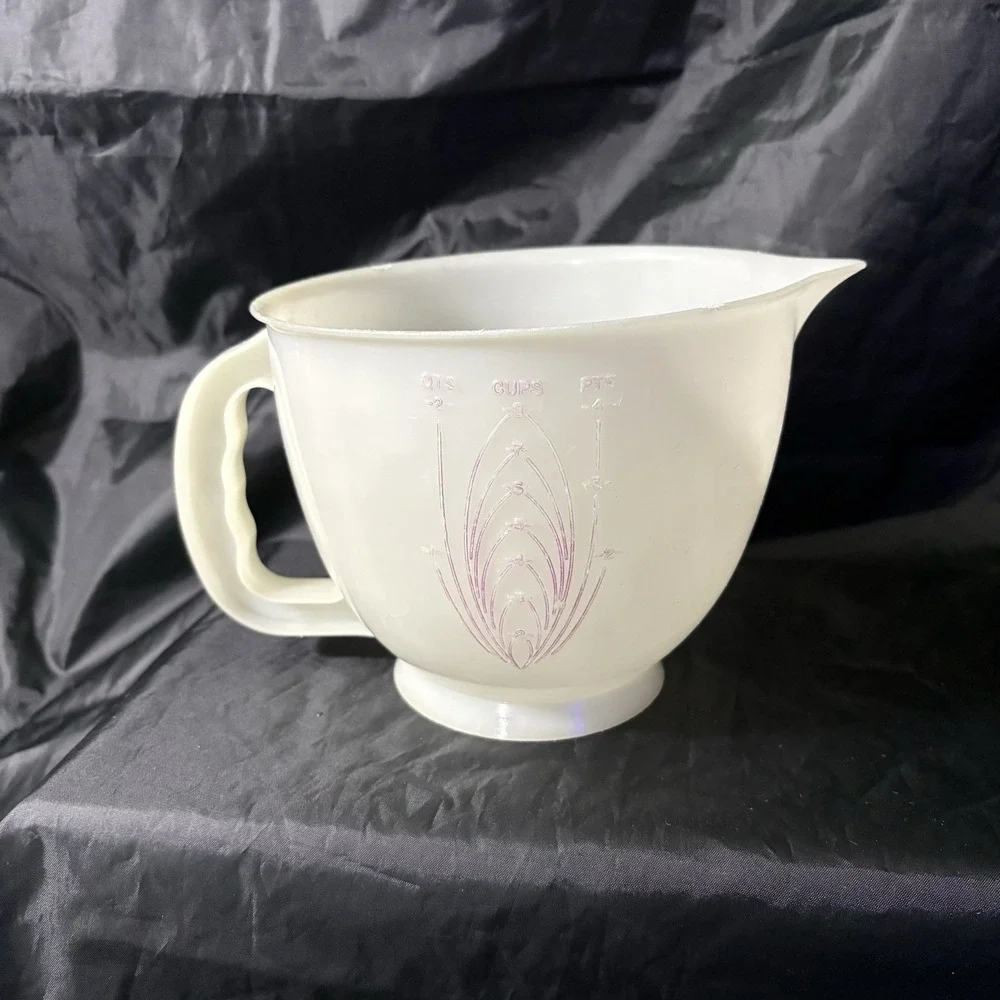 Vintage Tupperware Mix N Store Measuring Pitcher Batter Bowl 8 Cup 2Qt bowl only